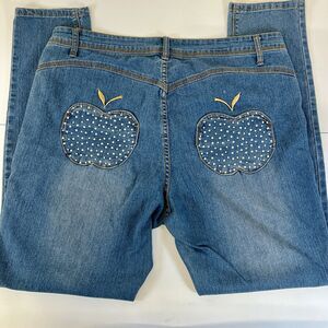 APPLE BOTTOM JEANS. JEWELED APPLE BACK POCKETS SZ 16 STRAIGHT LEG. MED WASH